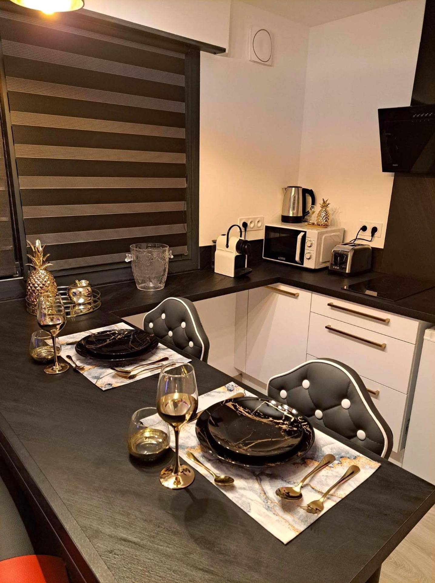 Photo du logement - L'Aurore Love Room de prestige jacuzzi sauna piscine chauffée cuisine