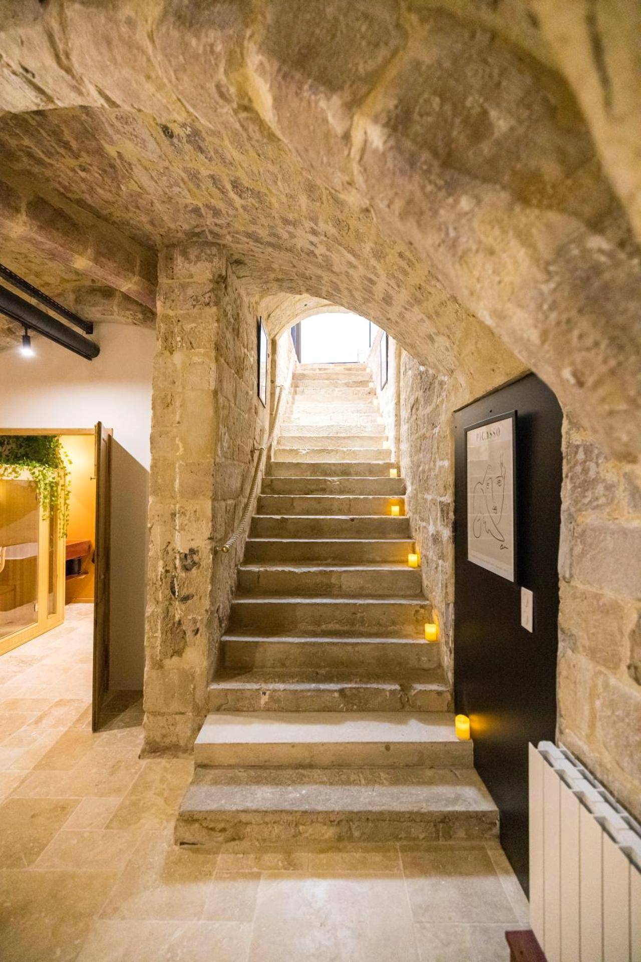 Photo du logement - L'Autel La Crypte Mystérieuse de Rouen - sauna & balnéo