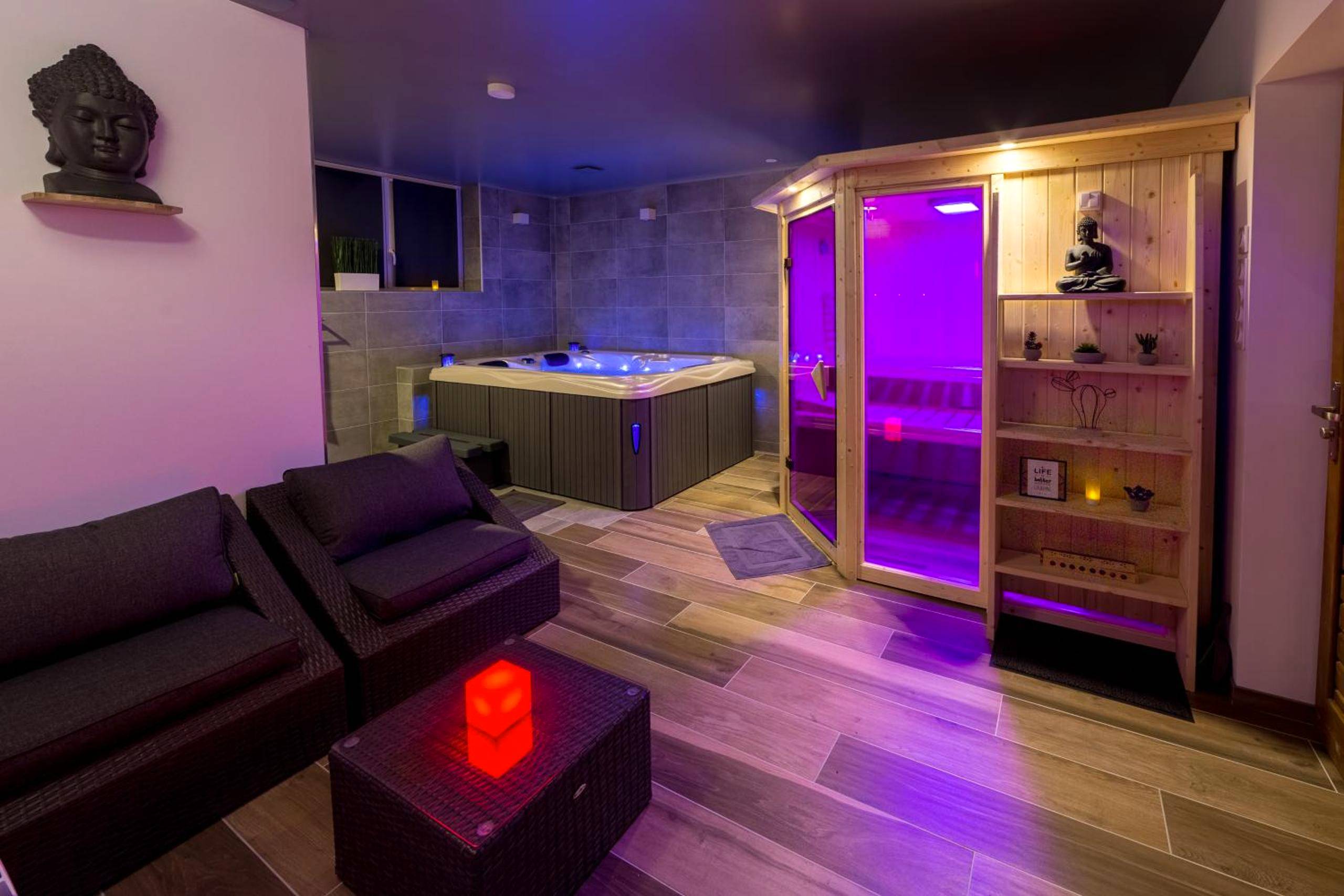 Espace bien - être avec jacuzzi et sauna - Love Room Avelin - Autrement Spa