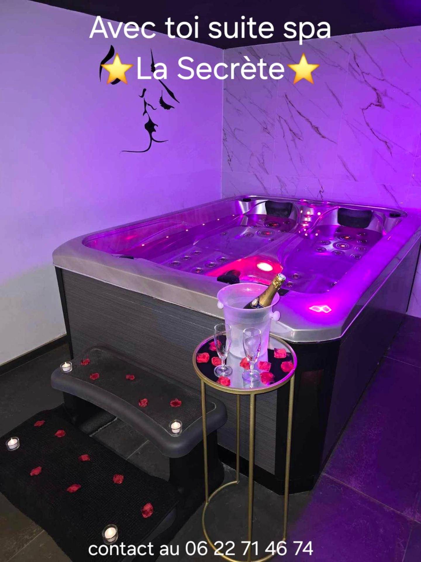 Spa privatif, champagne et décoration murale - Avec toi suite spa La Secrète