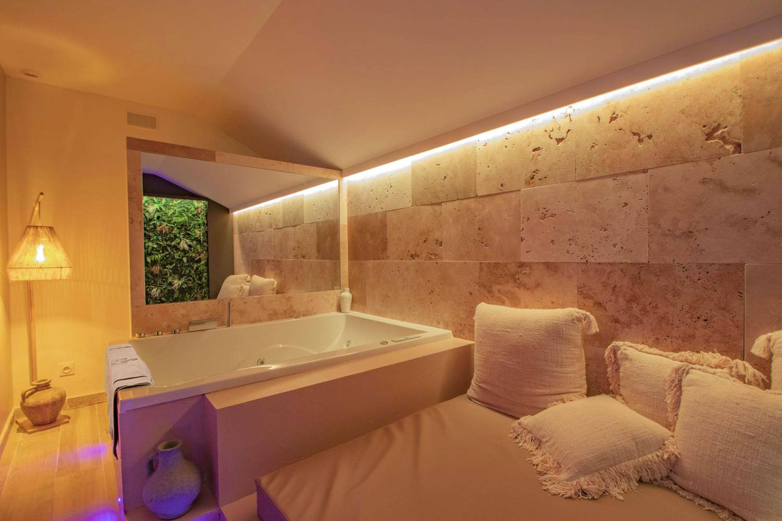 Photo du logement - LES BAINS D’EROS - Cuers