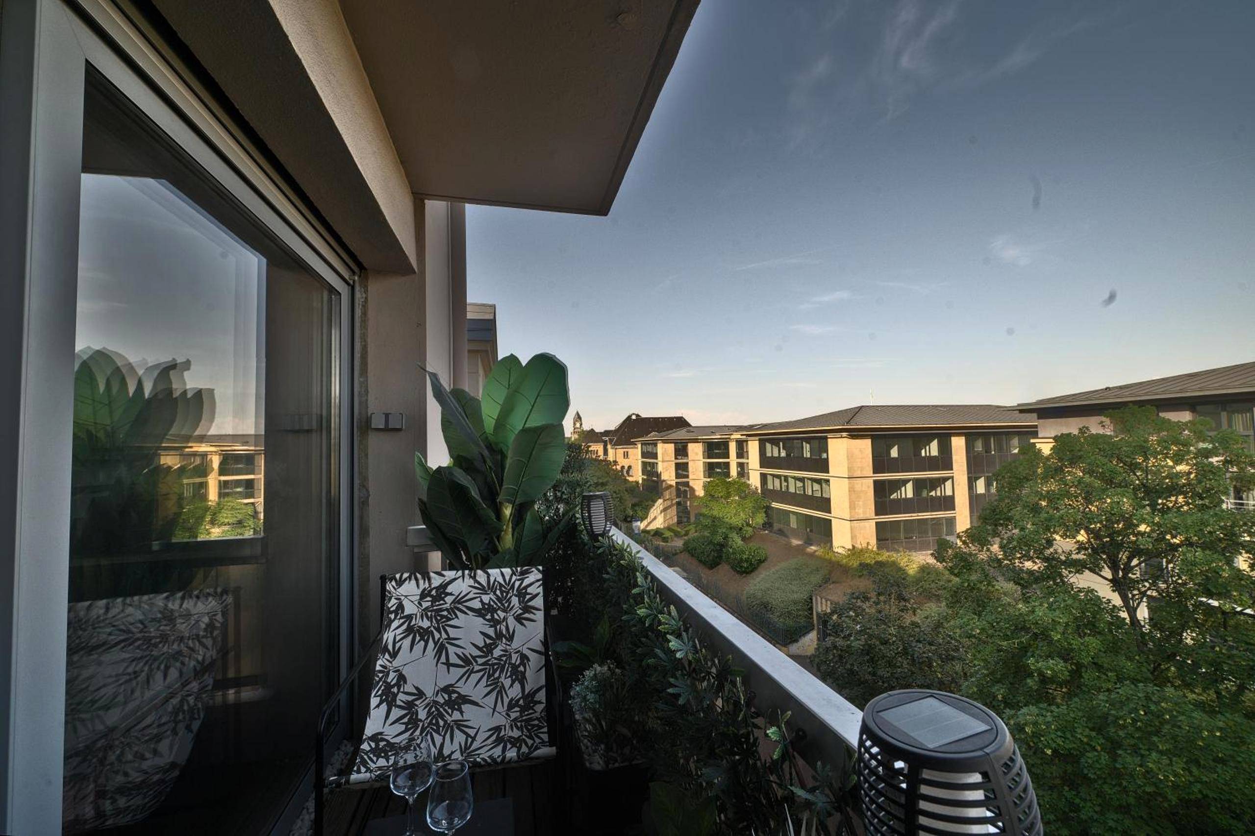 Balcon aménagé avec vue dégagée - Le balcon romantique