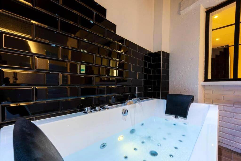 Photo du logement - Bayeuzen - Le Baldaquin - Nuitée avec Spa Privatif