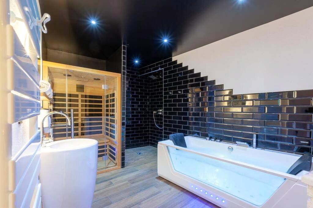 Photo du logement - Bayeuzen - Le Baldaquin - Nuitée avec Spa Privatif - Bayeux