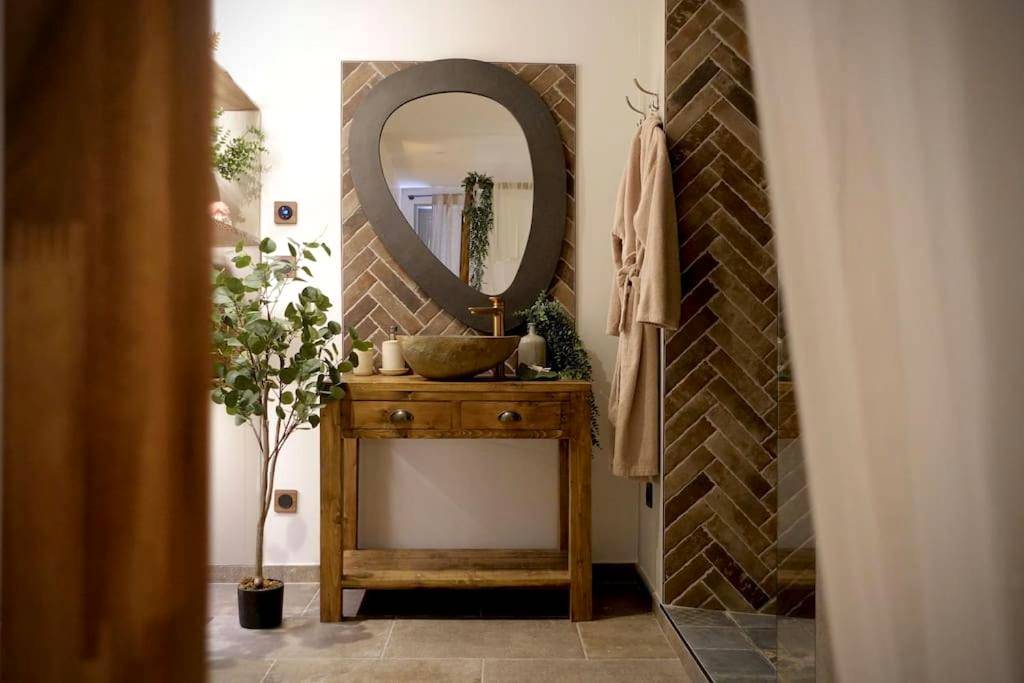 Meuble vasque en bois et miroir design - BALI DREAM, pour une escapade inoubliable!