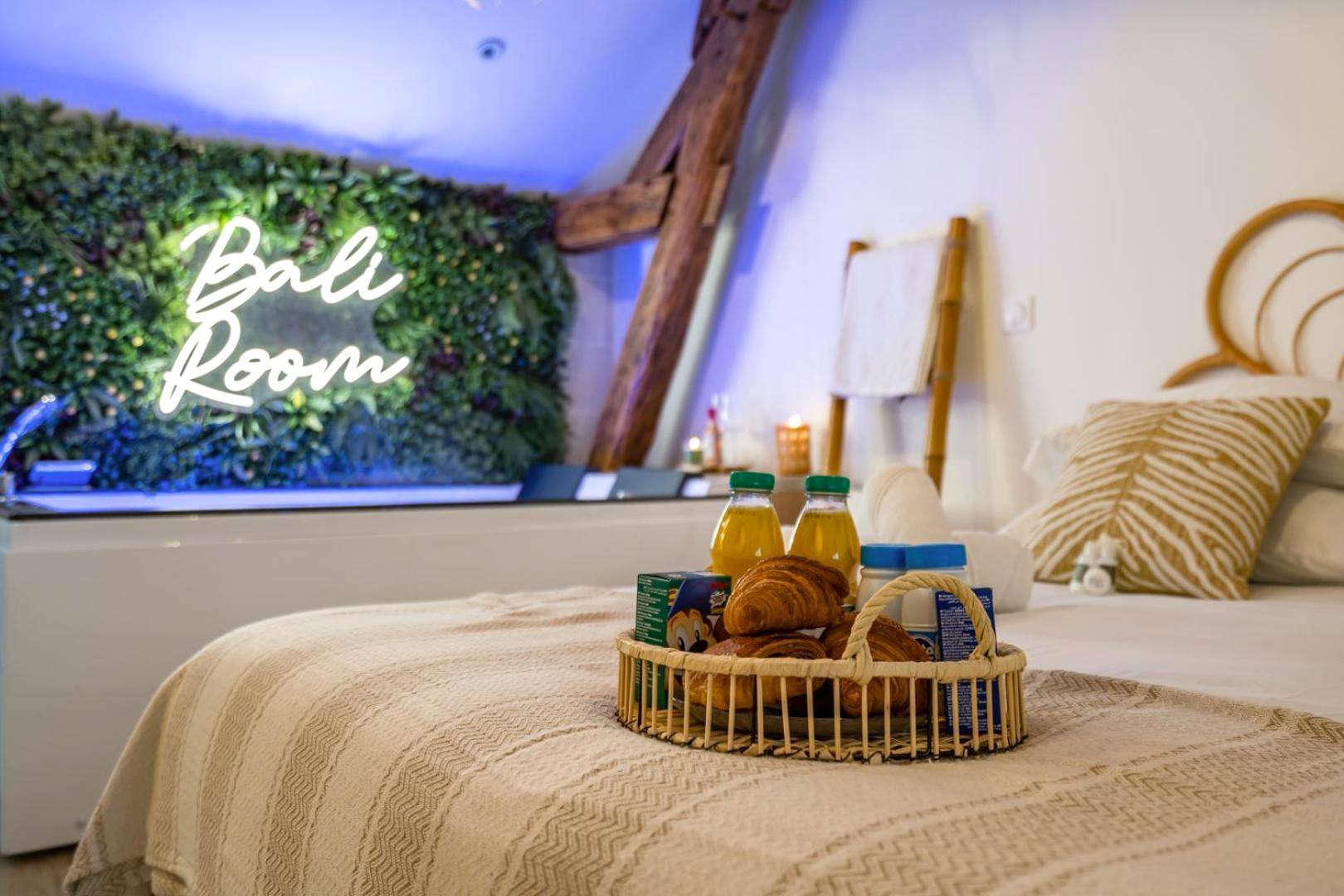 Photo du logement - BALI ROOM / Magnifique studio évasion JACCUZI - Montgeron