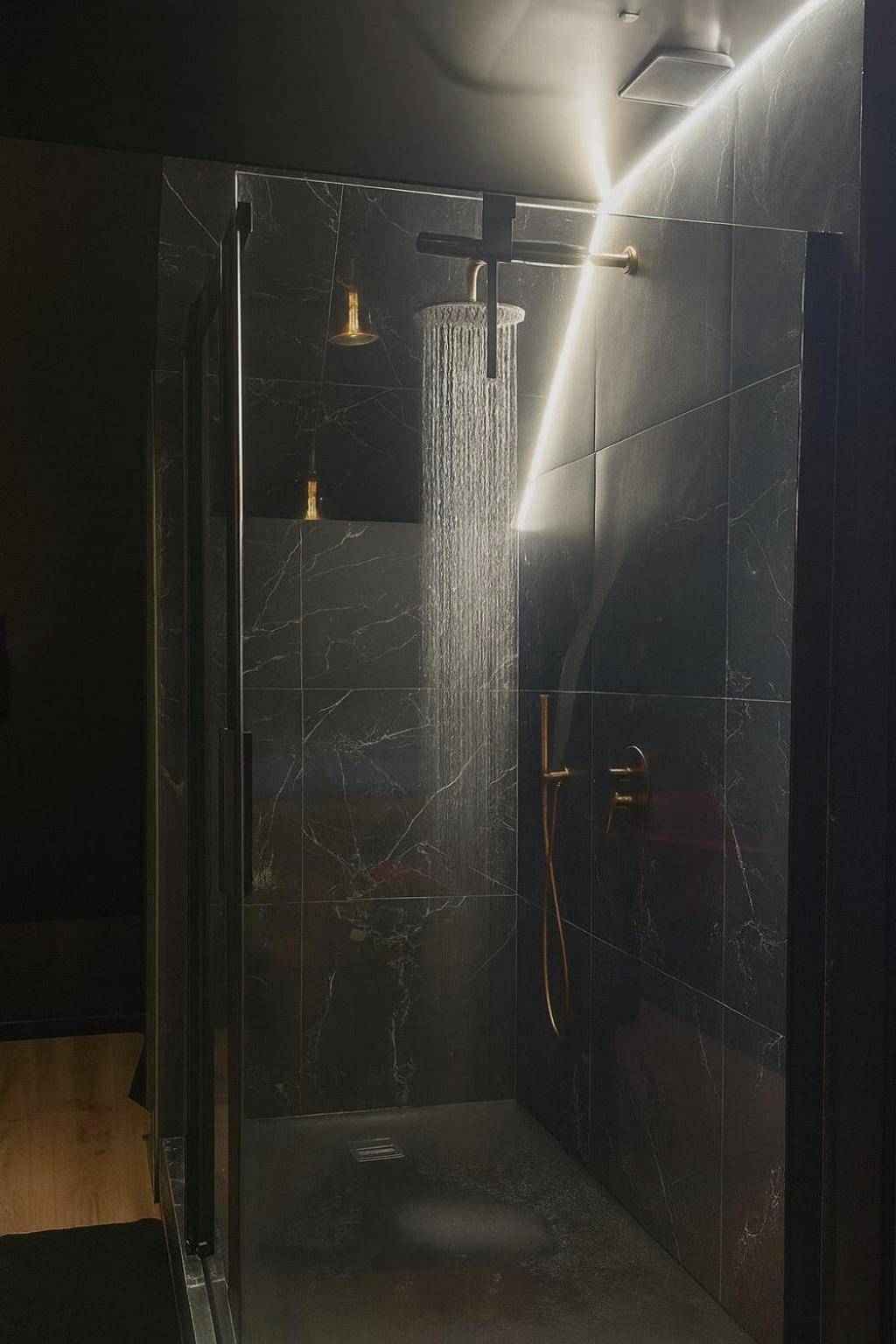 Photo du logement - Love Room - Balnéo - Parking privé - Lorient