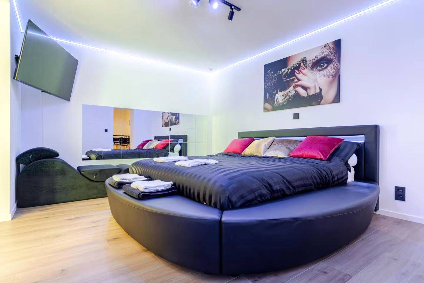 Photo du logement - LoveRoom avec balnéo privative