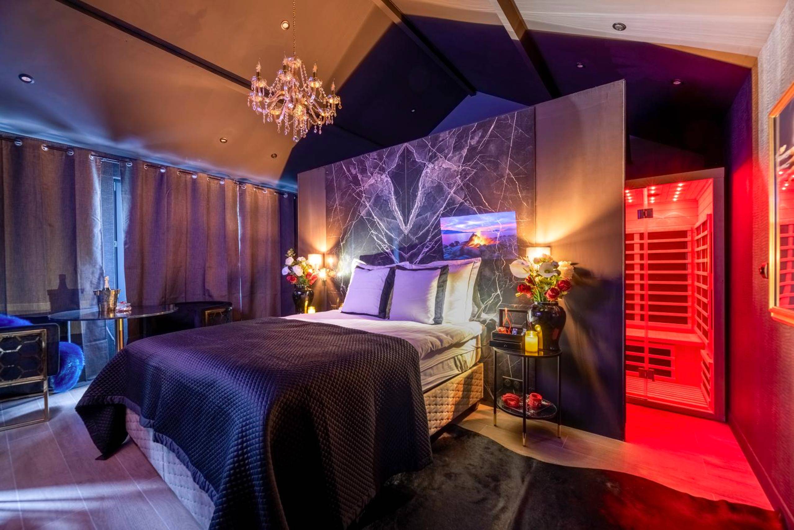 Chambre avec sauna infrarouge privatif - Balnéo, sauna et de nombreuses surprises