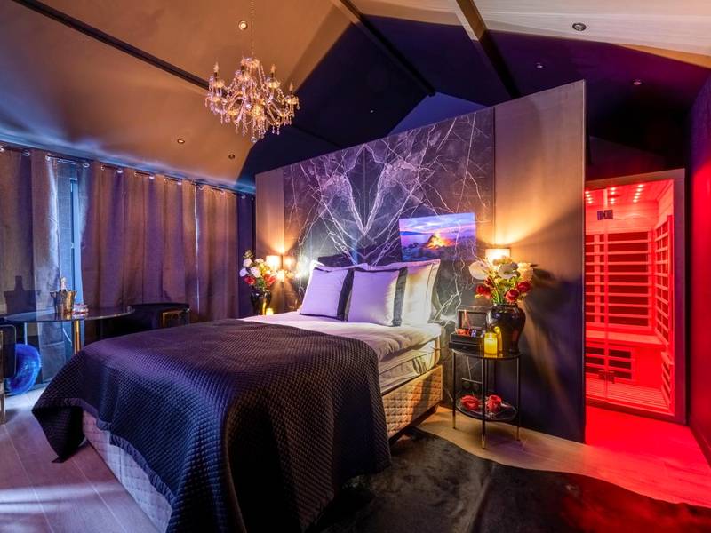 Chambre avec sauna infrarouge privatif - Balnéo, sauna et de nombreuses surprises