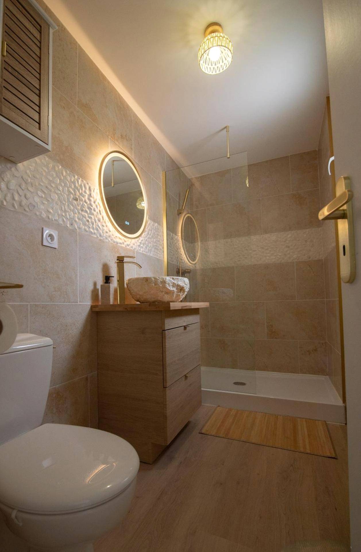 Photo du logement - Tout confort ! Balnéo, Sauna, Cinéma, Climatisation, Parking, WiFi - Carcassonne