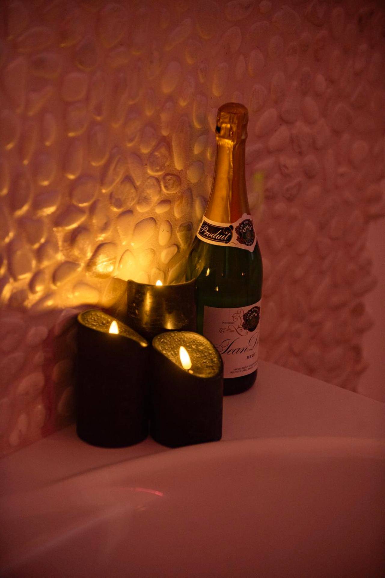 Photo du logement - Tout confort ! Balnéo, Sauna, Cinéma, Climatisation, Parking, WiFi