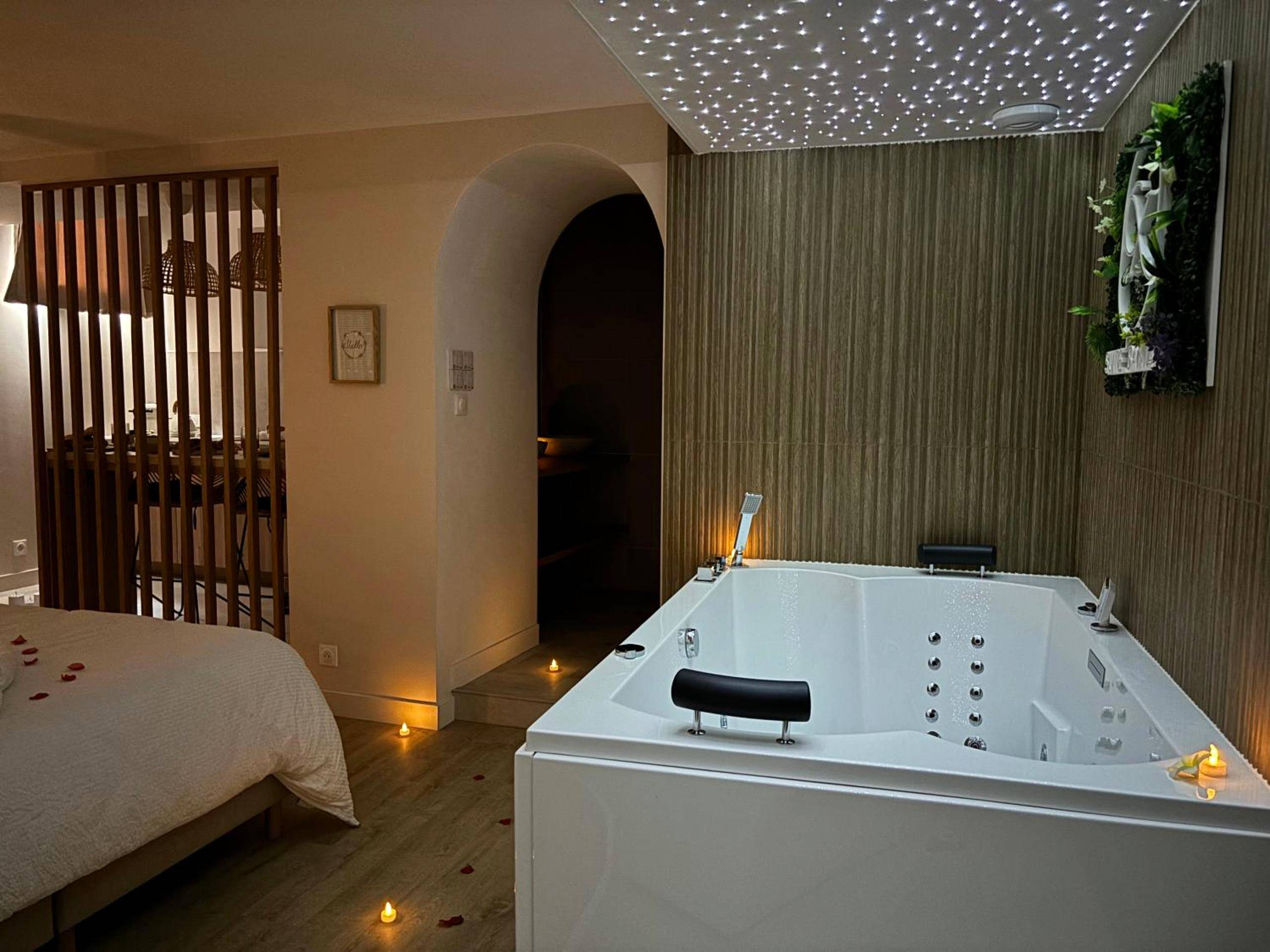 Photo du logement - Suite Banjar - Luxe,Balnéo & Sauna - Saint - Aubin - d'Aubigné