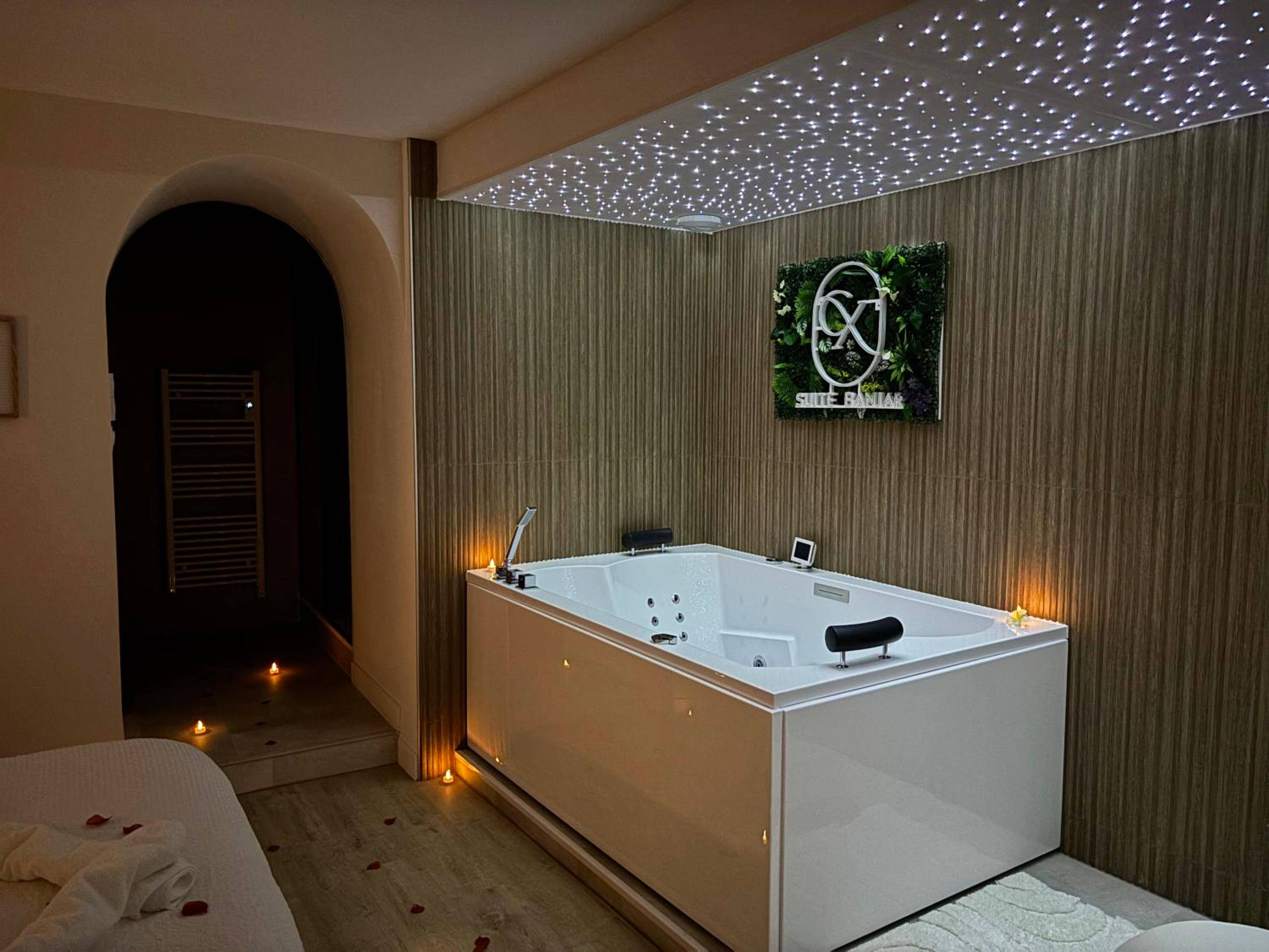 Photo du logement - Suite Banjar - Luxe,Balnéo & Sauna - Saint - Aubin - d'Aubigné