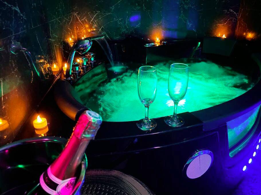 Photo du logement - Love Room Le Baroque / Jacuzzi / Sauna