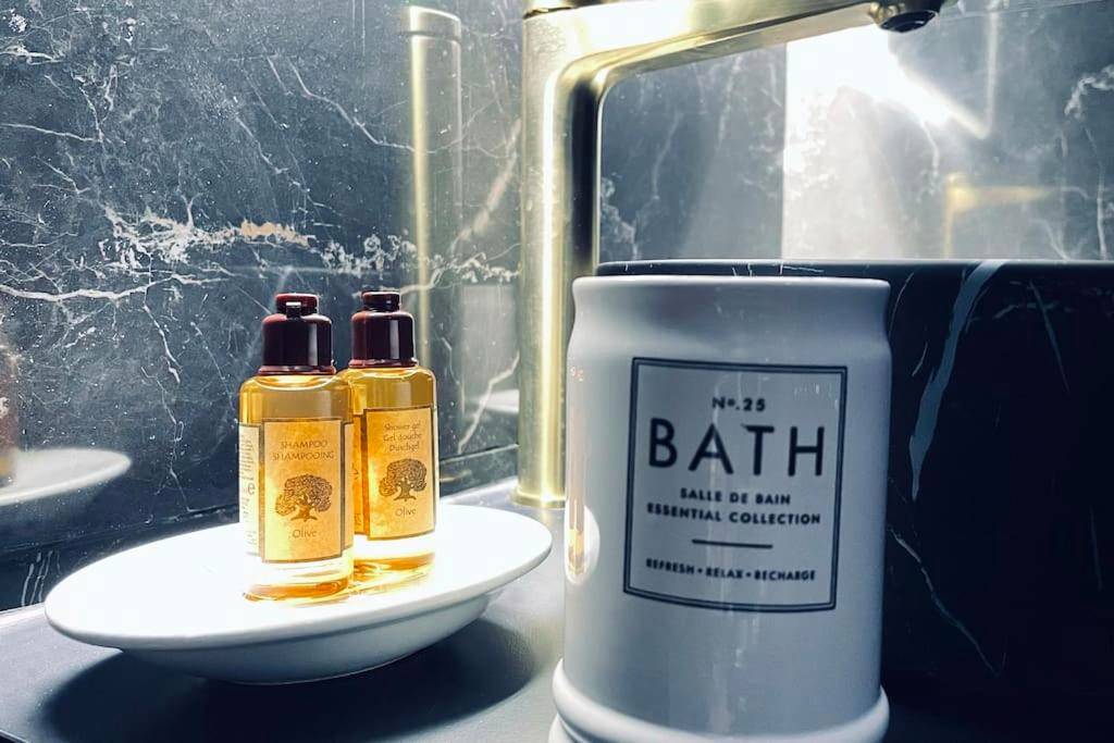 Photo du logement - Love Room Le Baroque / Jacuzzi / Sauna - Château - Landon