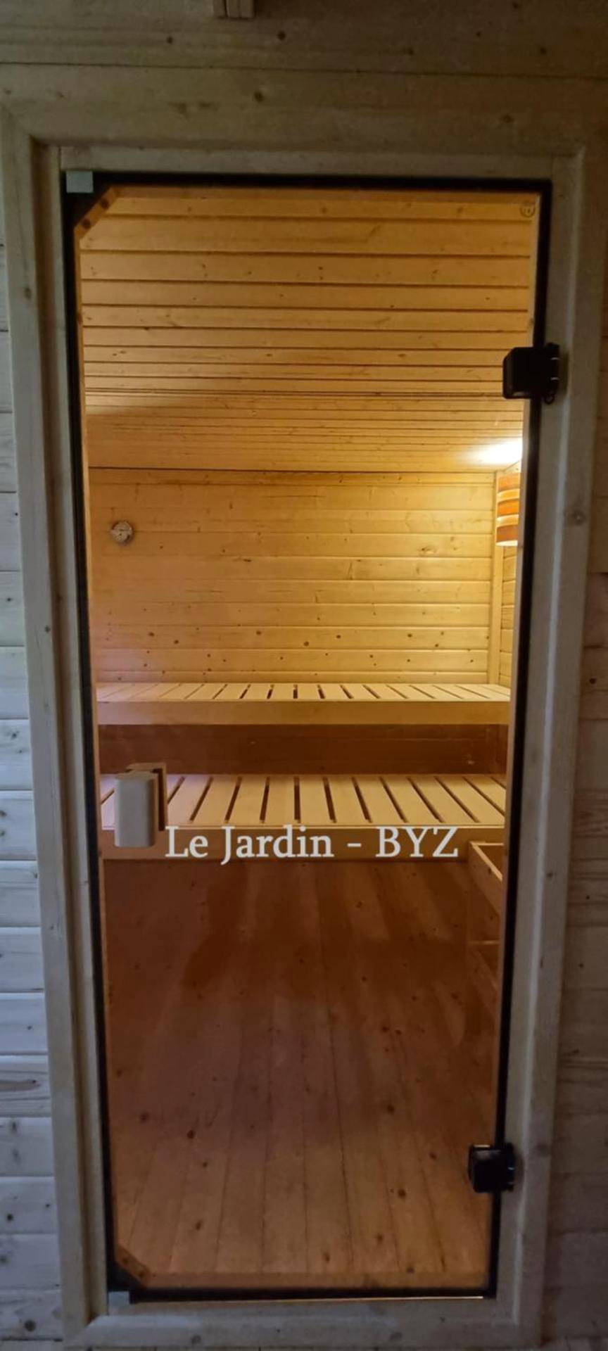 Photo du logement - Bayeuzen Le Jardin - Nuit Romantique et Spa Privatif Bayeux - Bayeux