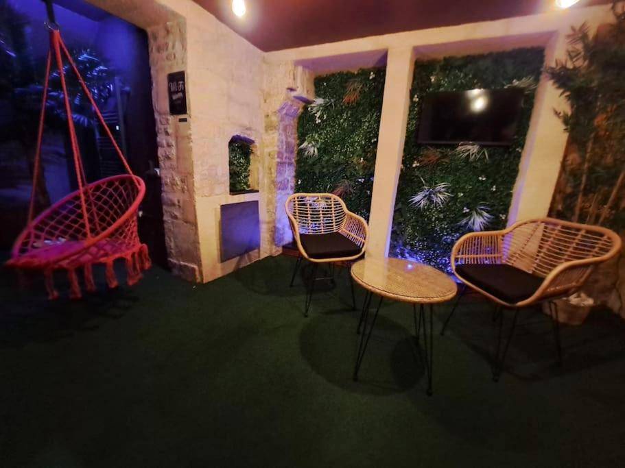 Photo du logement - La Bayeuzen - La Tropicale - Love Room