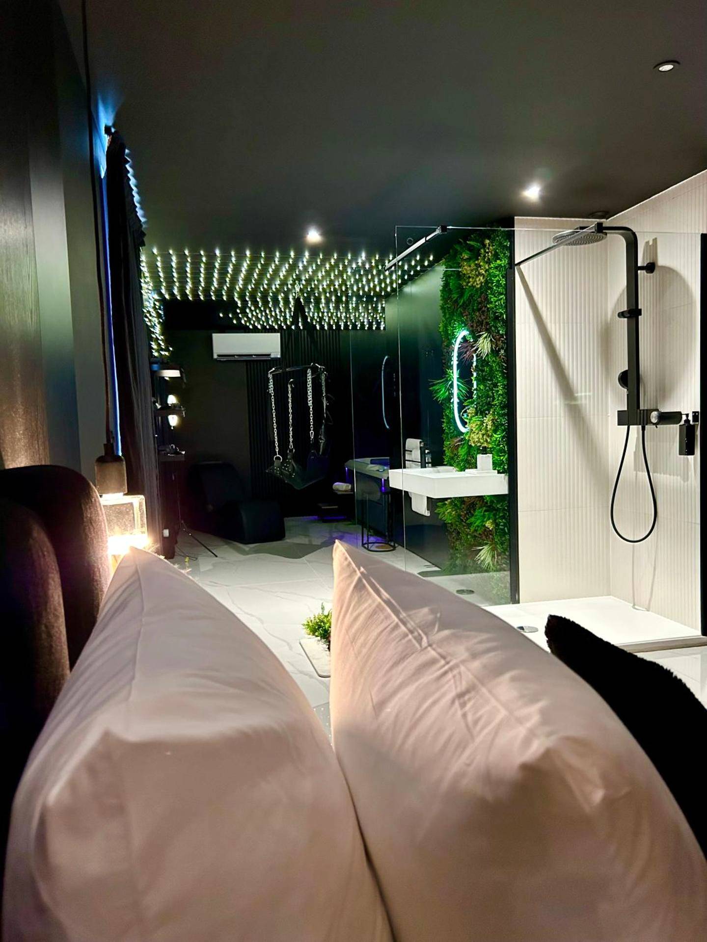 Photo du logement - BDSM TANTRA Love Room Salon - de - Provence