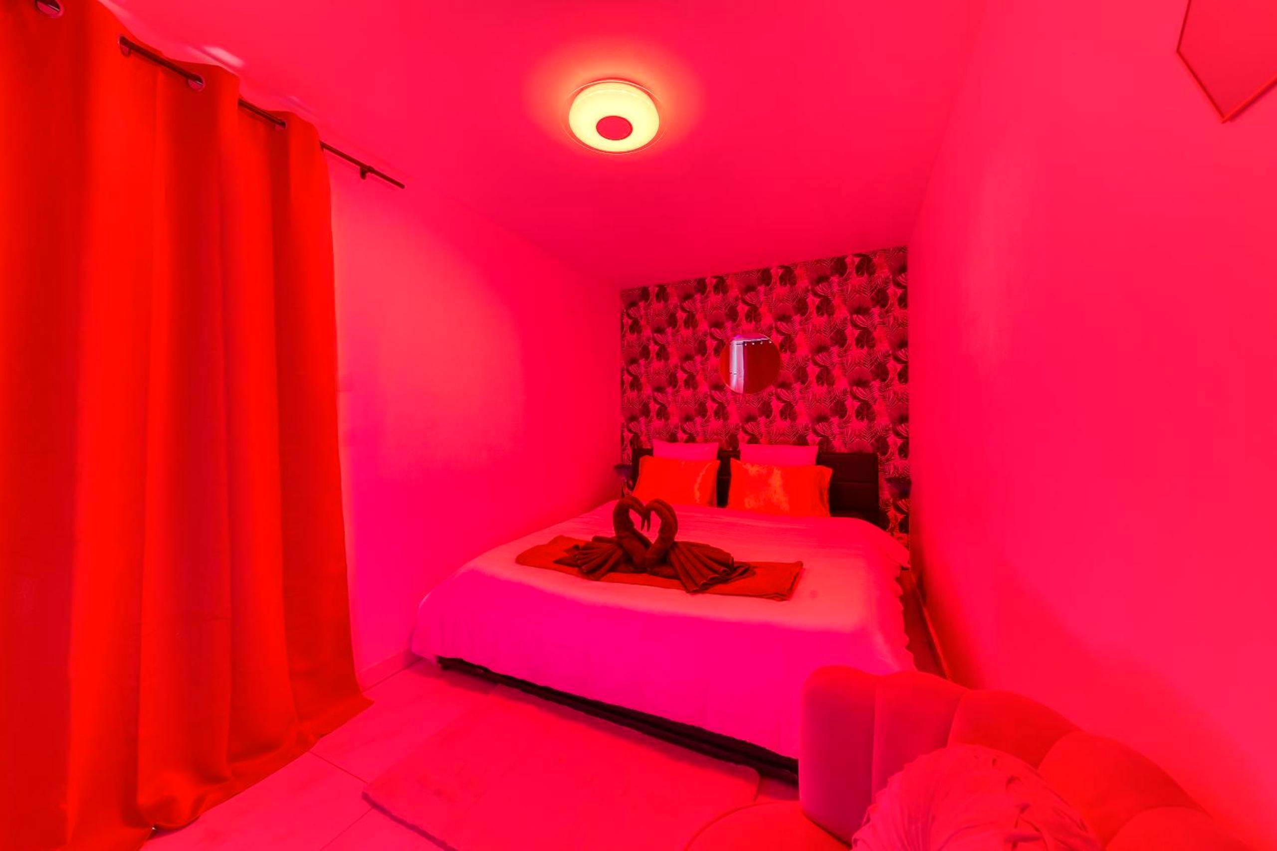 Photo du logement - La belle Hirondelle - Love Room Jacuzzi