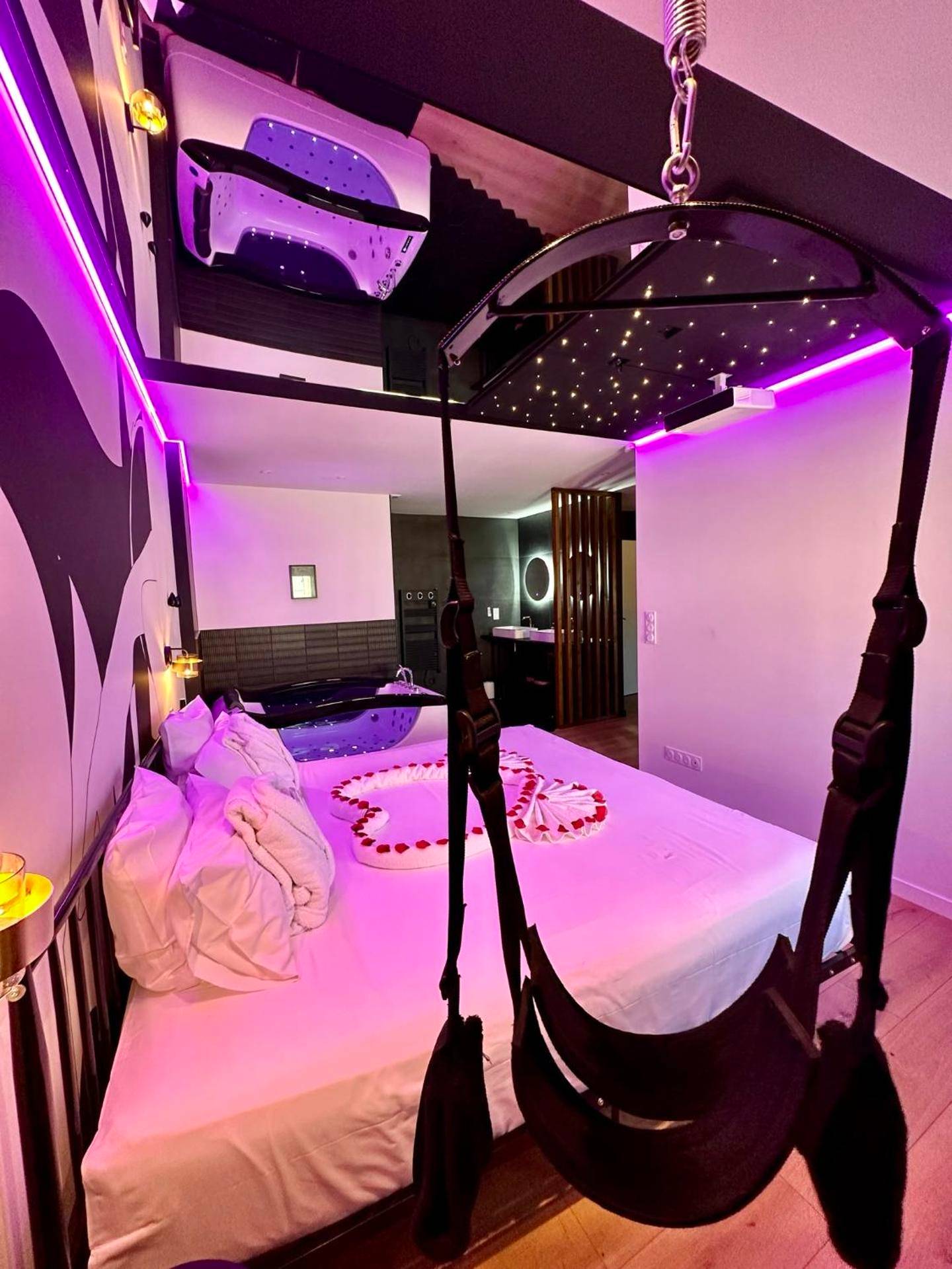 Vue principale - Love Room Saint - Gilles - La Belle Nuit suite Nuit Étoilée