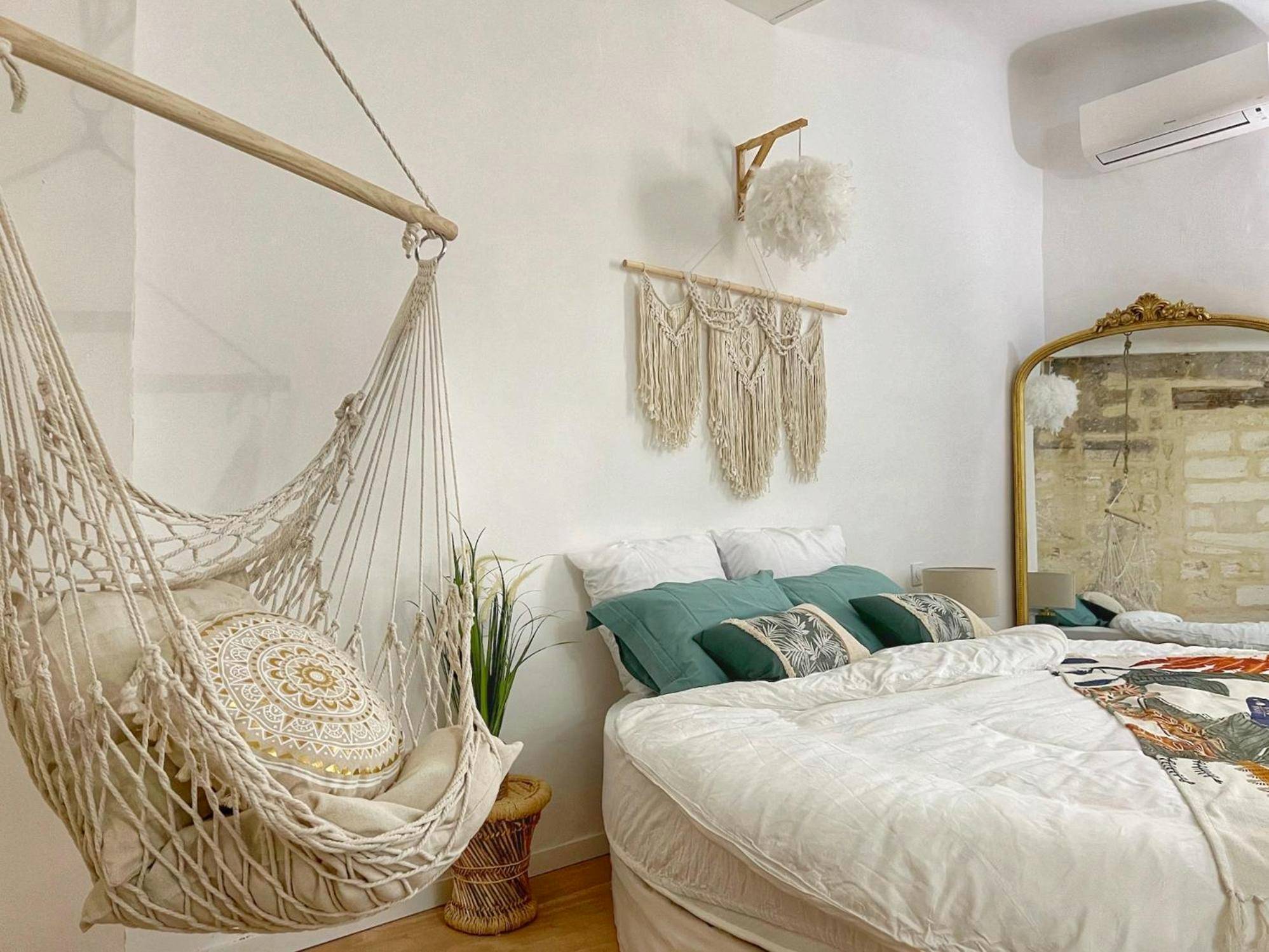 Vue interieure - Bien - être au naturel, Love Room, Jacuzzi Sauna, Centre - Historique