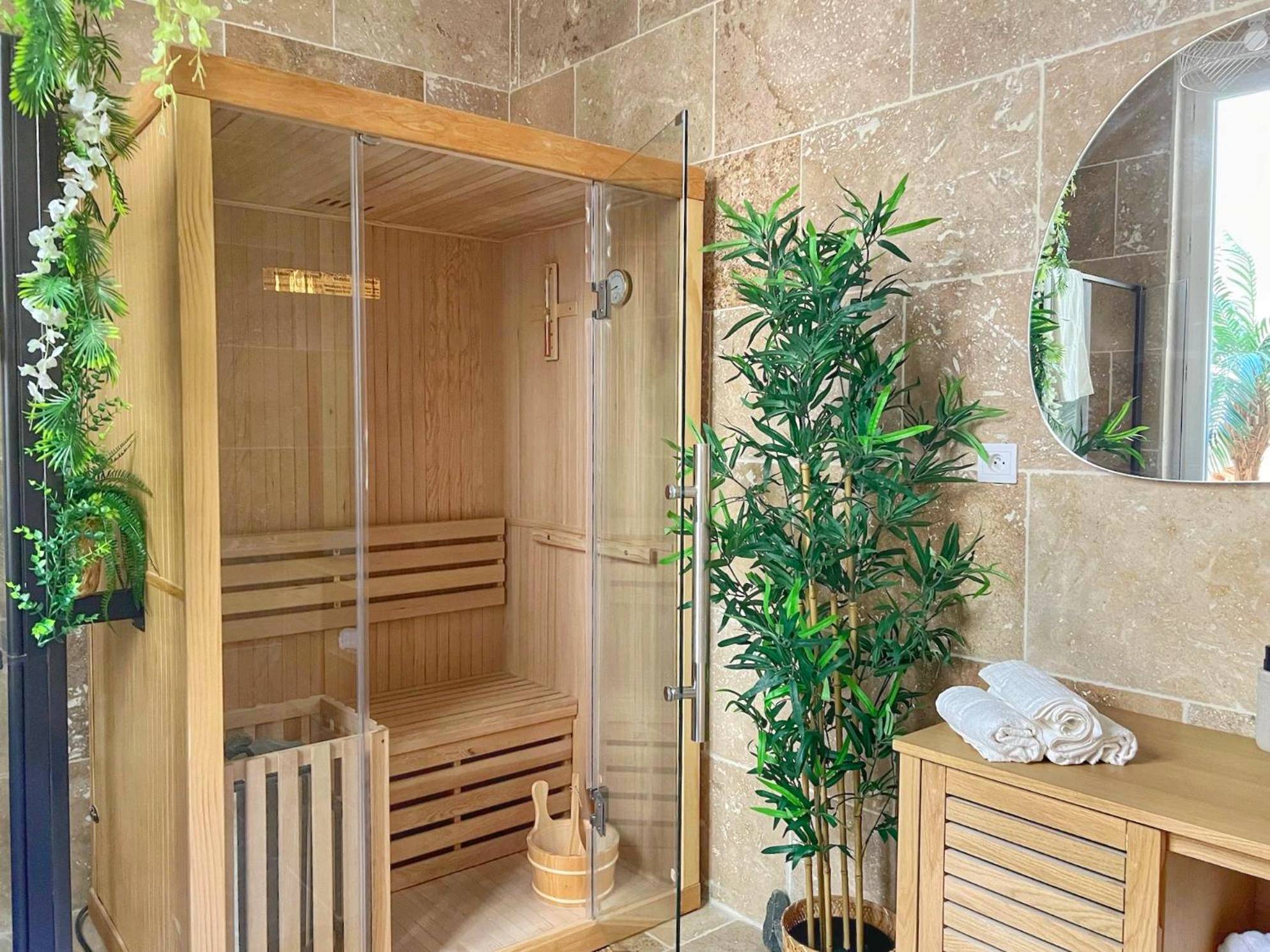 Photo du logement - Bien - être au naturel, Love Room, Jacuzzi Sauna, Centre - Historique - Avignon
