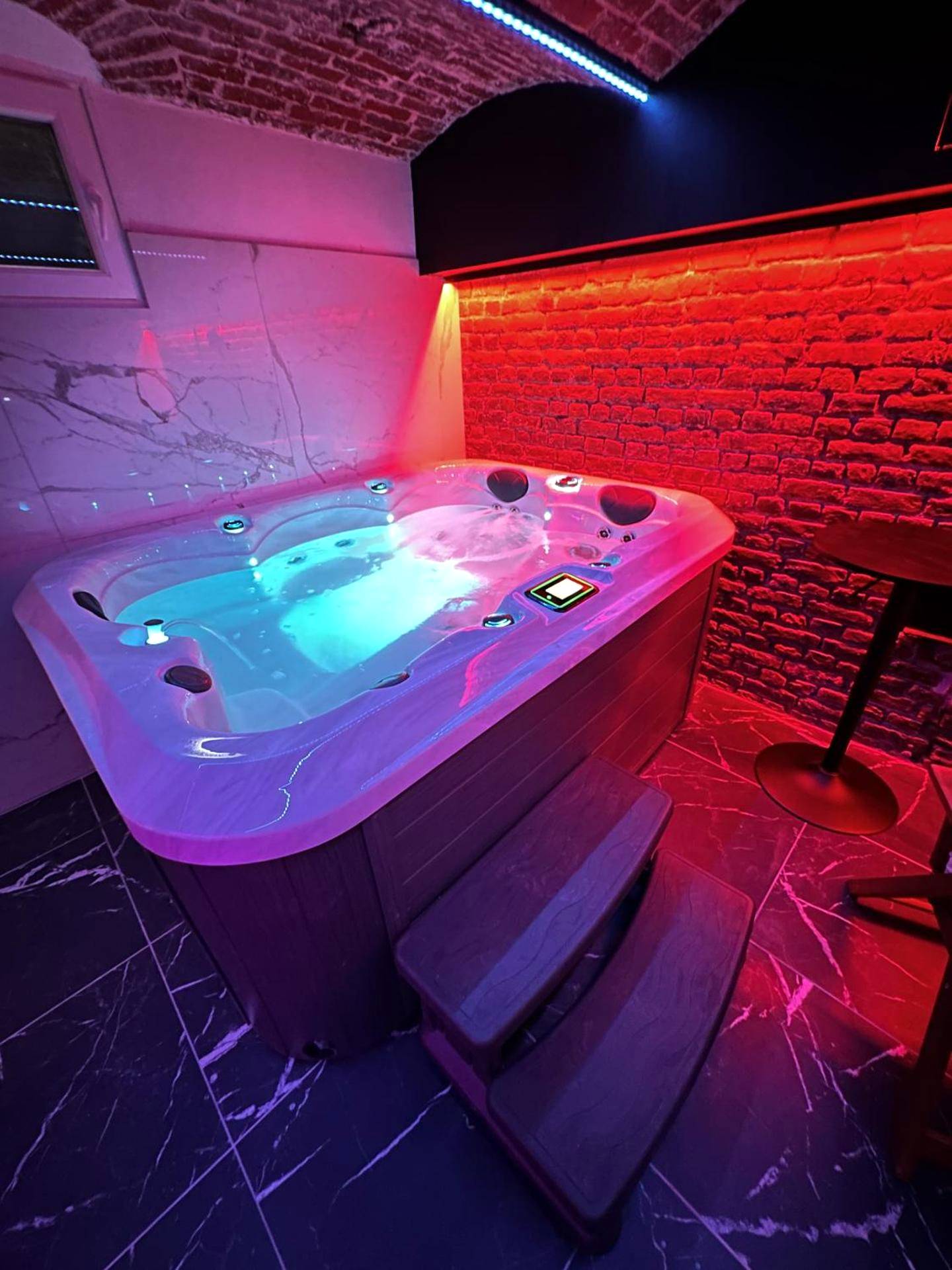 Photo du logement - Le Bijou - Appartement, Sauna et Jacuzzi - Lille