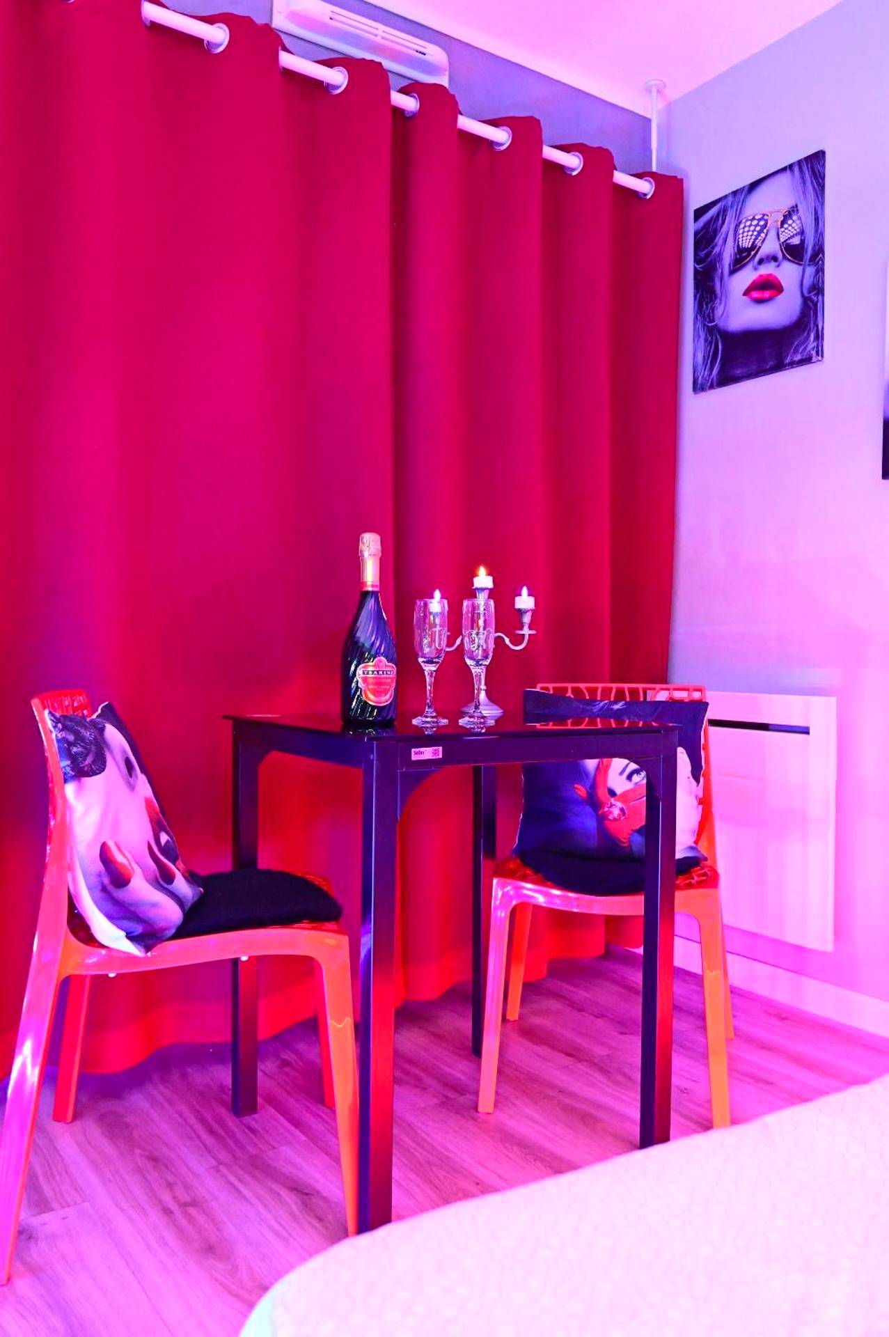 Photo du logement - Grand Studio BISCARROSSE PLAGE Une nuit A 2 avec Sauna Luxe, Balnéo, Océan rien que pour vous