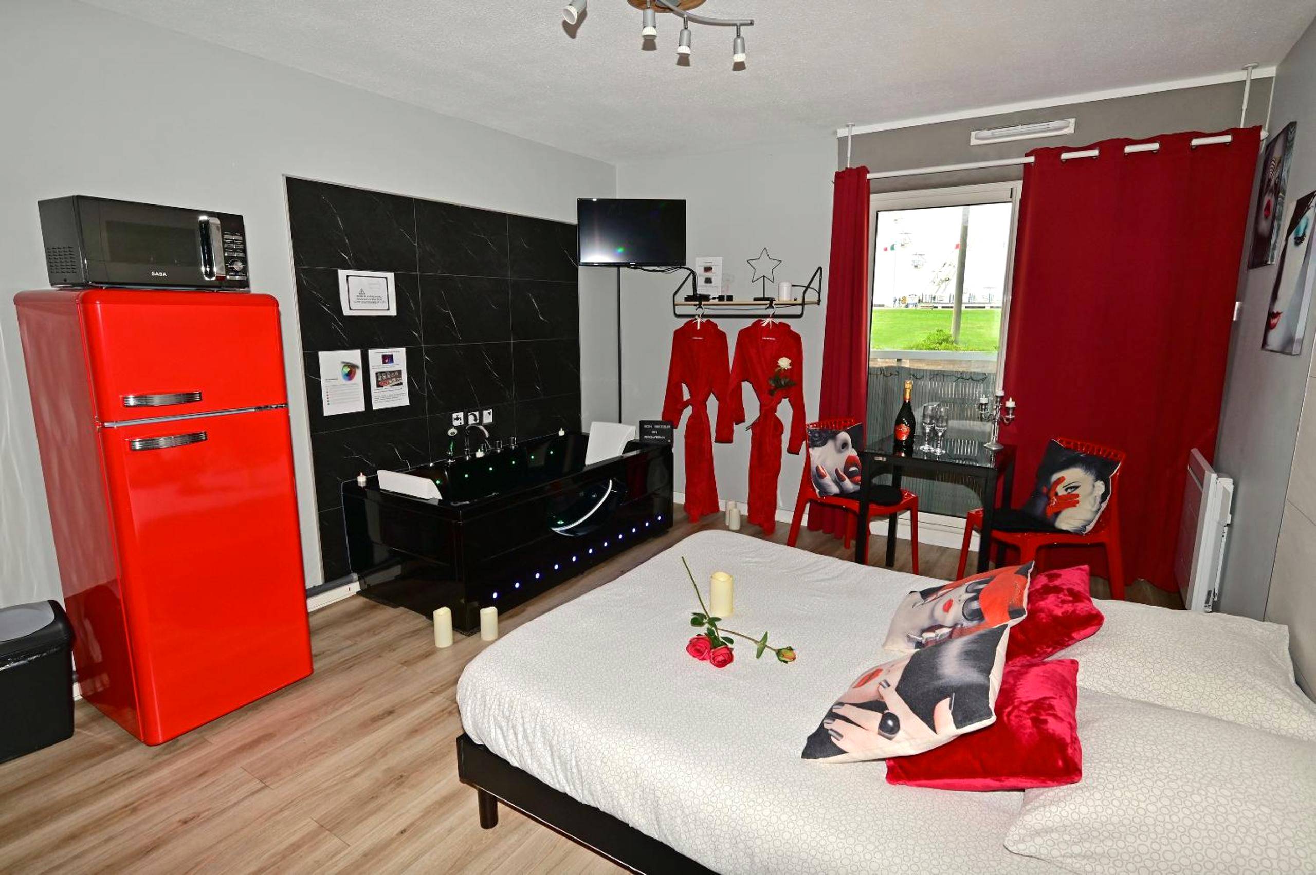 Photo du logement - Grand Studio BISCARROSSE PLAGE Une nuit A 2 avec Sauna Luxe, Balnéo, Océan rien que pour vous