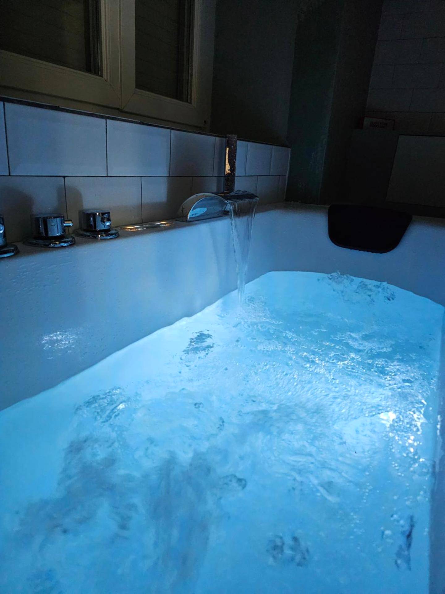 Photo du logement - BLACK BOX CINEMA appartement avec balnéo