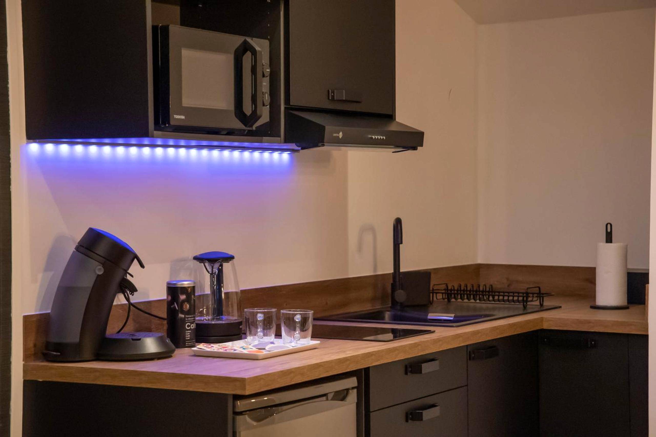 Photo du logement - BLUE NIGHT - Jacuzzi - Bord de Seine - Corbeil - Essonnes