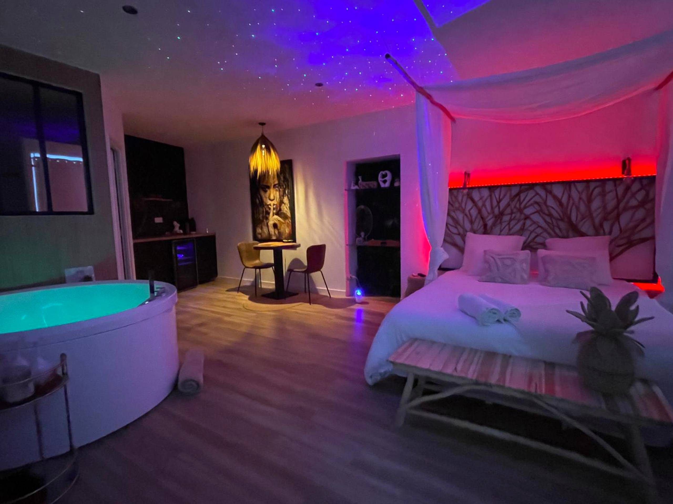Photo du logement - Le Bohème Spa, loveroom à Sète