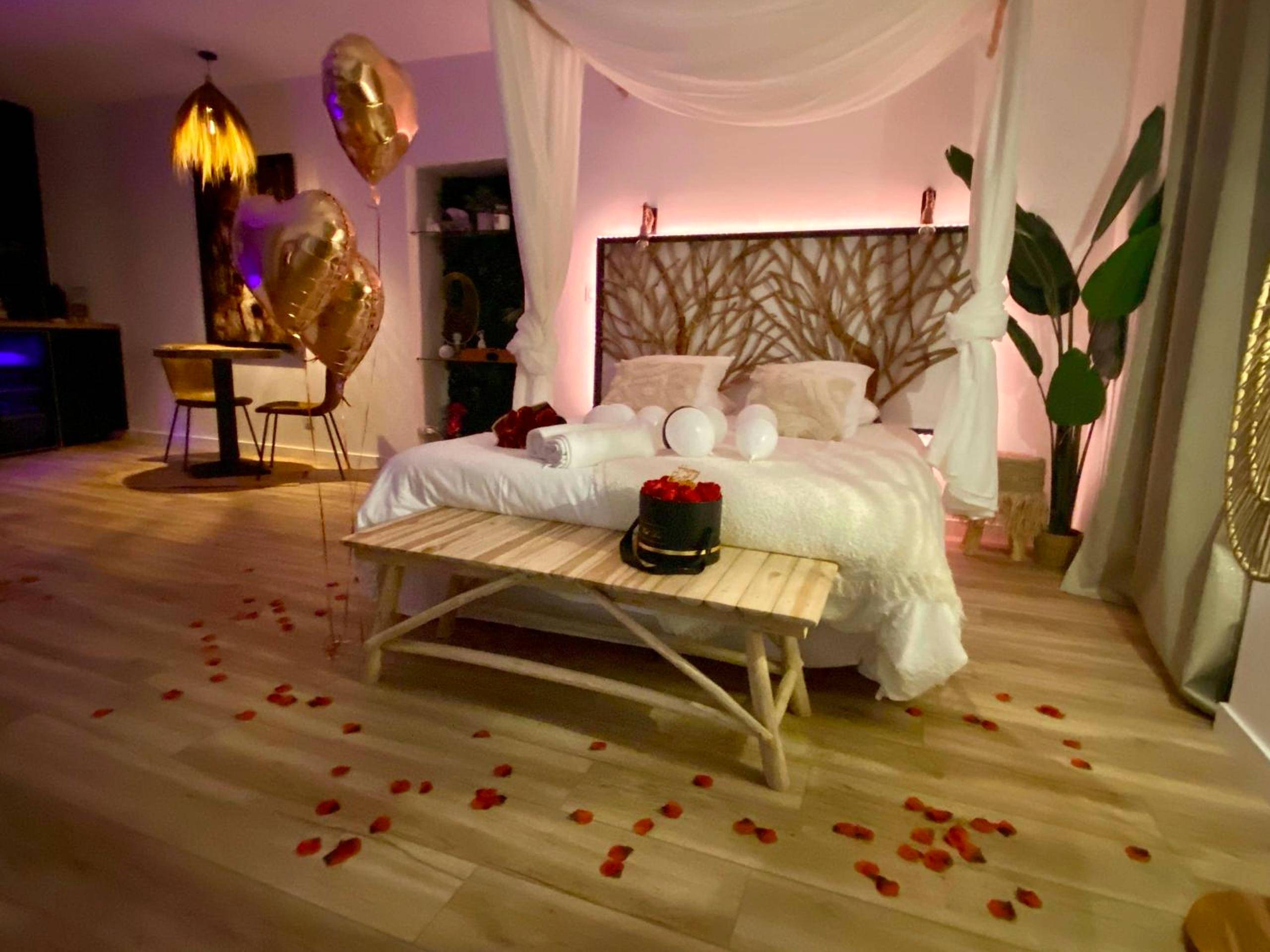 Photo du logement - Le Bohème Spa, loveroom à Sète
