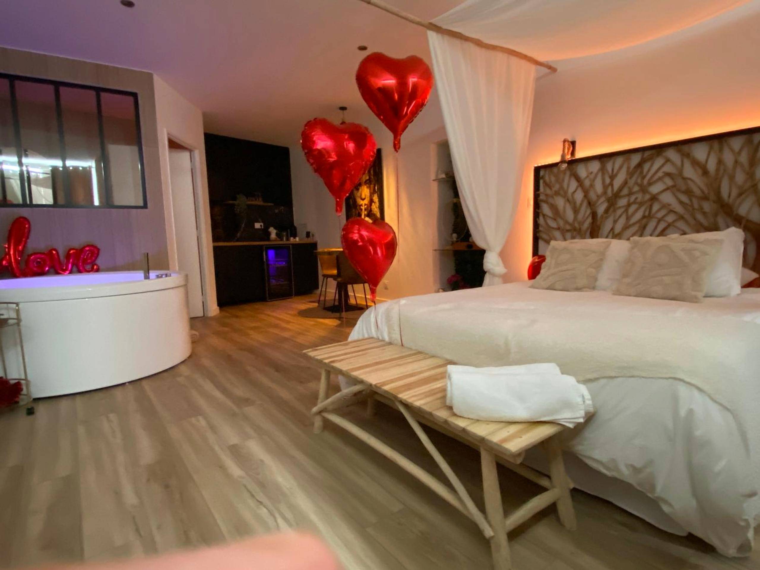 Photo du logement - Le Bohème Spa, loveroom à Sète