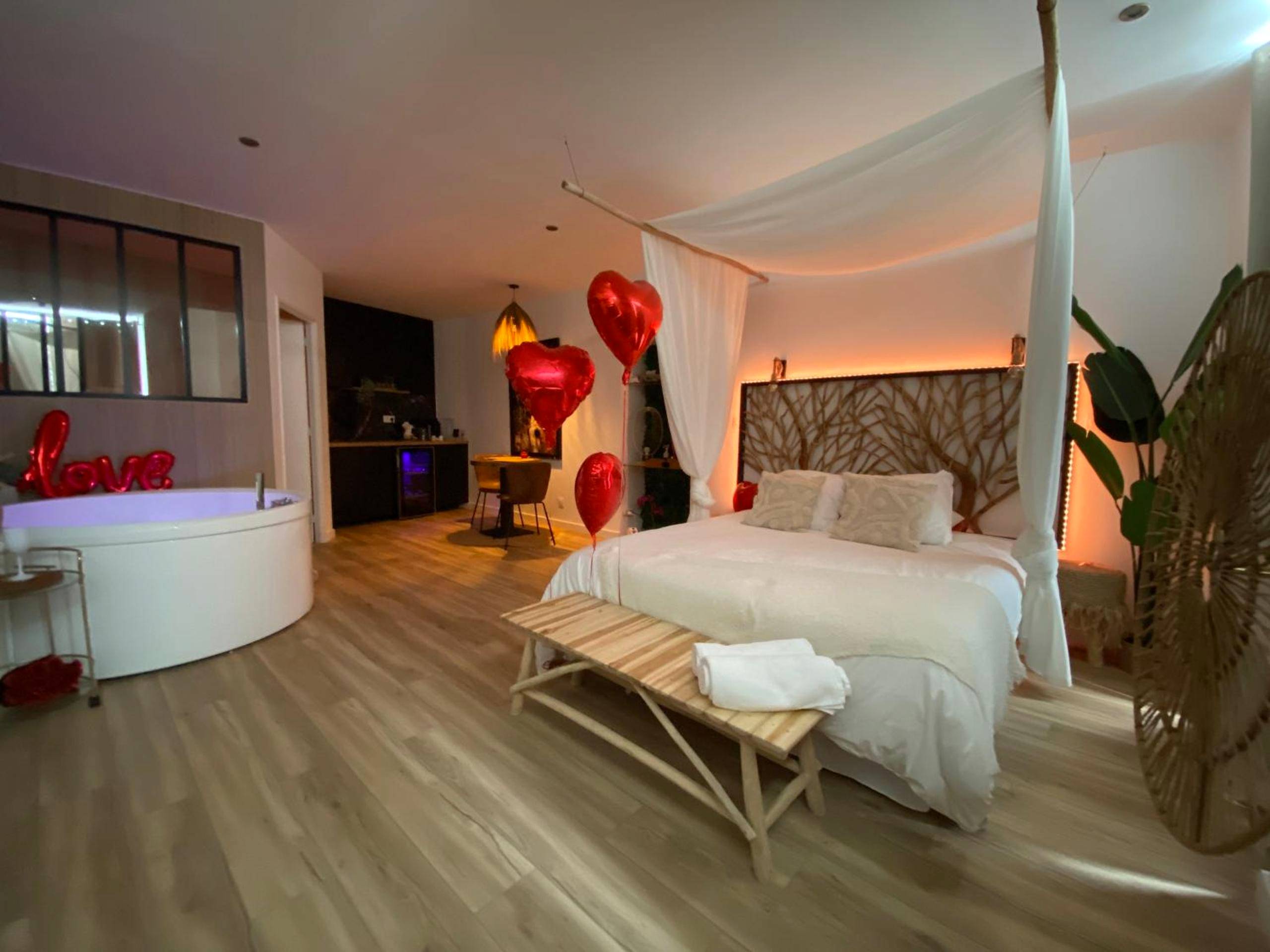 Photo du logement - Le Bohème Spa, loveroom à Sète