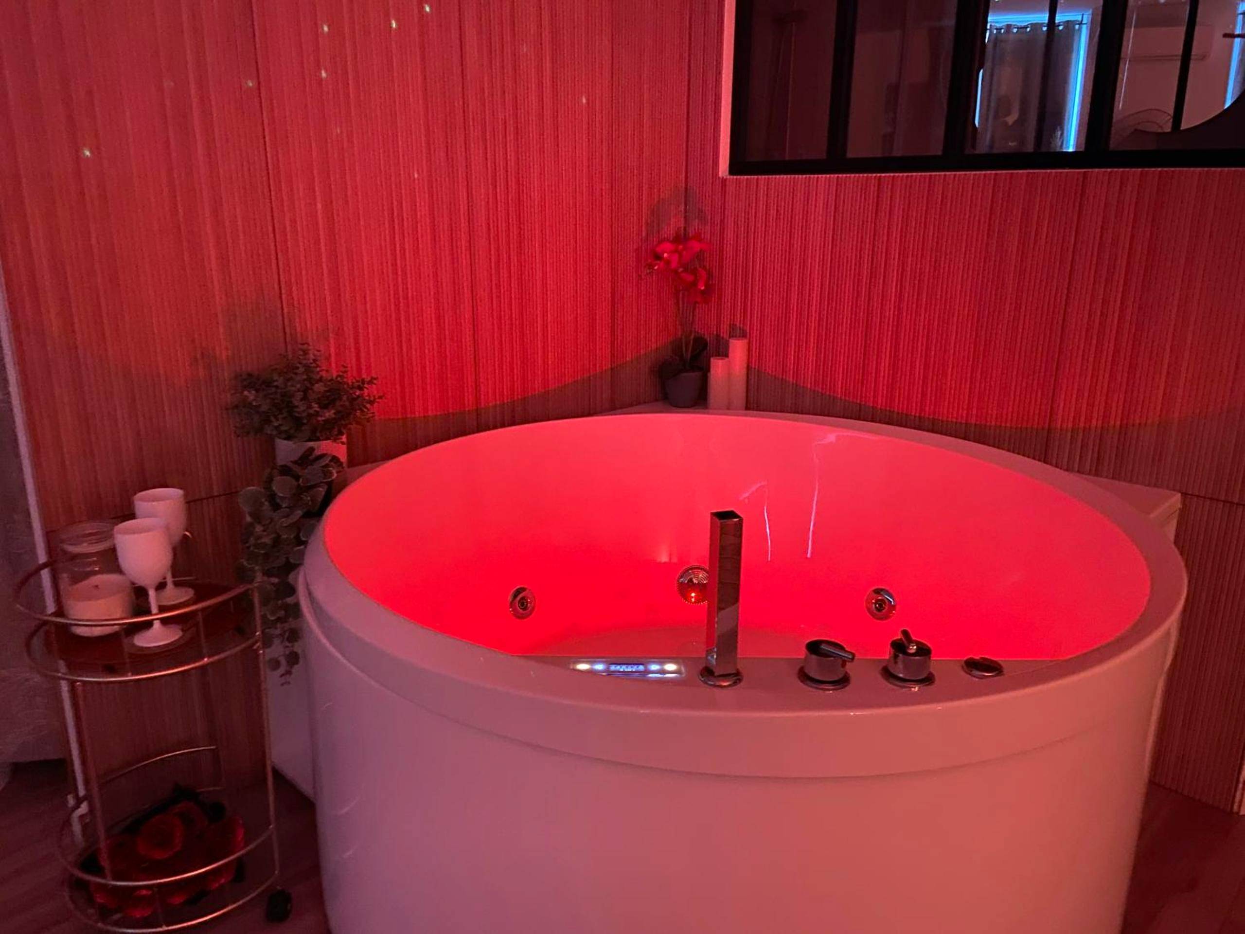 Photo du logement - Le Bohème Spa, loveroom à Sète - Sète