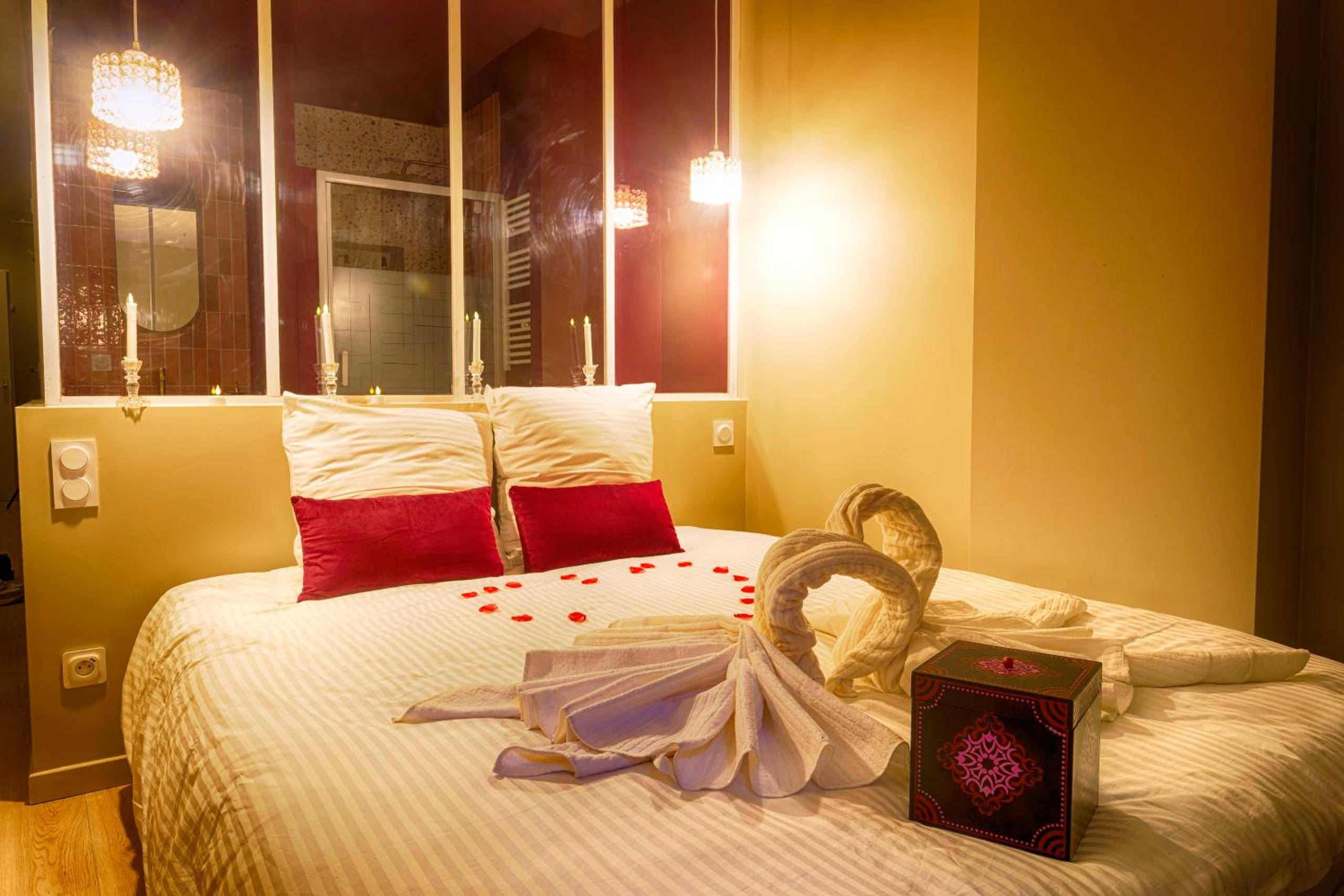 Vue du logement - Love Room Saint - Ambroix - Bonbon Love, Gard, Ardèche, Cévennes