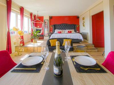 Sauna infrarouge et vasque noire design - Le Boudoir de Fanny - Sauna/Balnéo/ciné/Hamacs