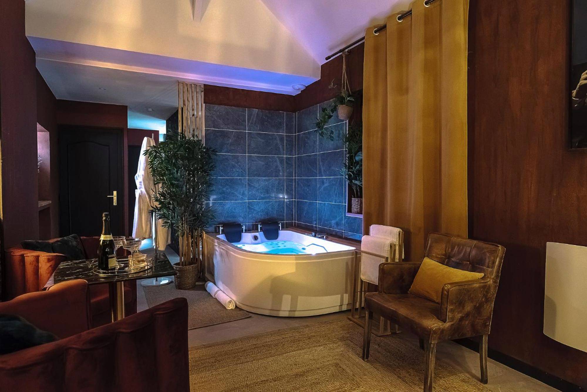 Photo du logement - Suite avec jacuzzi - Le Boudoir de la Loire