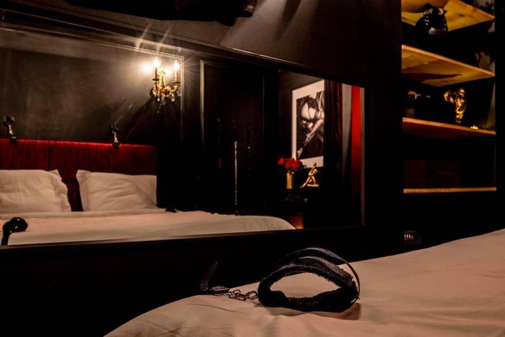 Photo du logement - Le Boudoir Secret - Love Room avec Chambre Secrète - Le Luc