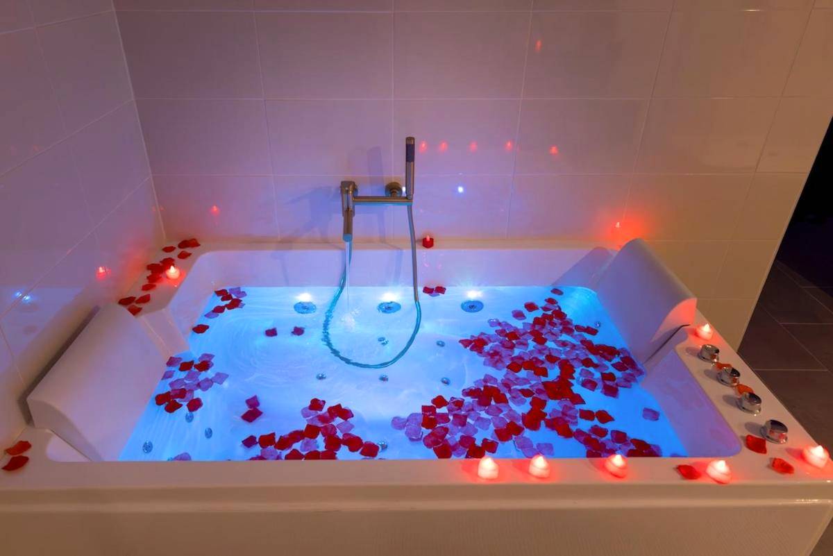 Autre vue interieure - Le bridgerlove Tantra Jacuzzi Unique - Quillan