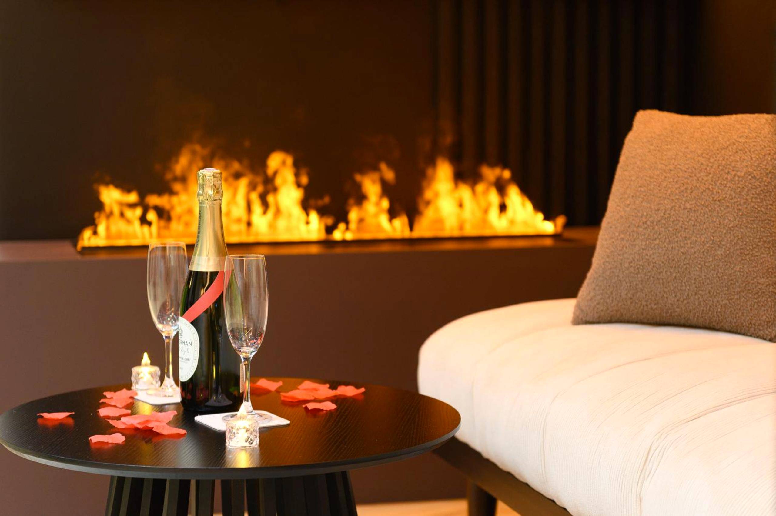 Photo du logement - La Bulle d'Amour - Suite luxe & Spa - La Roche - sur - Yon