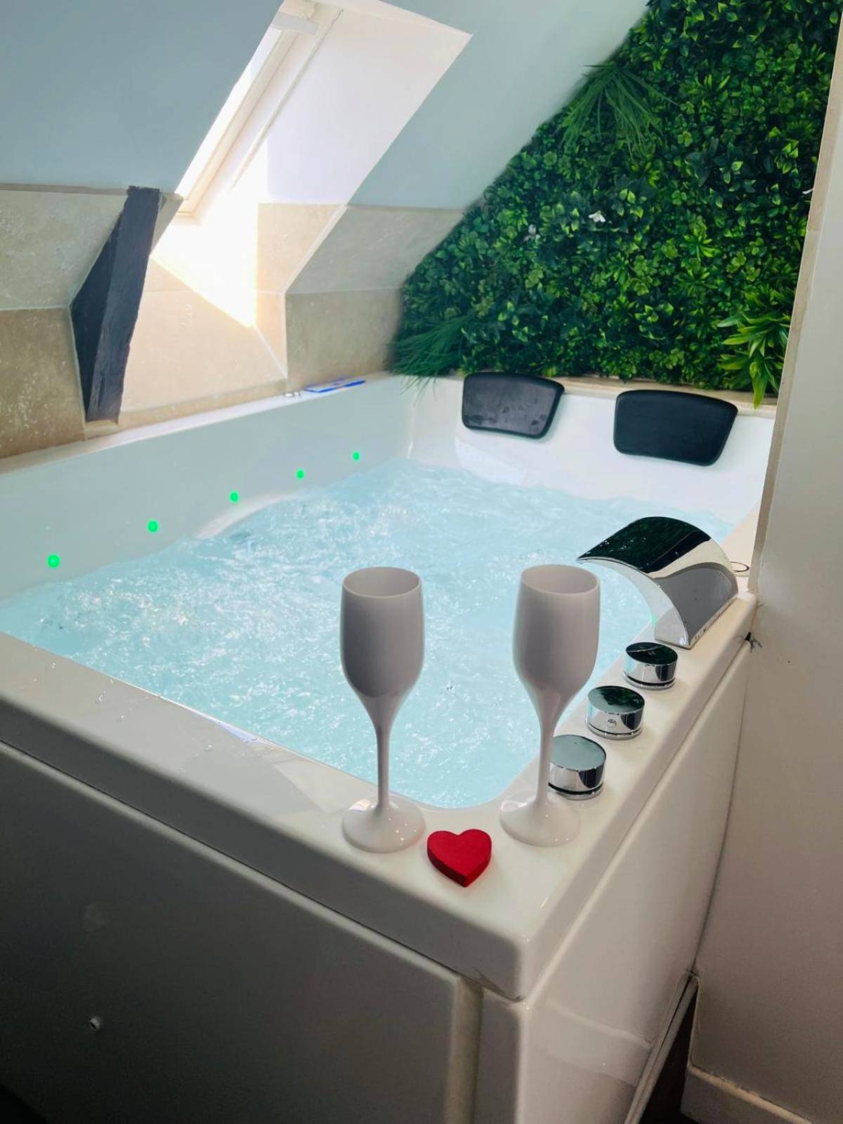 Vue du logement - Love Room Quimper - Bulle de douceur en hypercentre