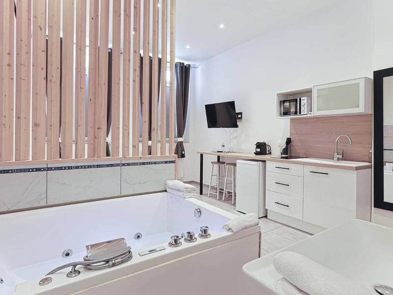 Photo du logement - LES BULLES DE MONA - Lola - Spa - Clim