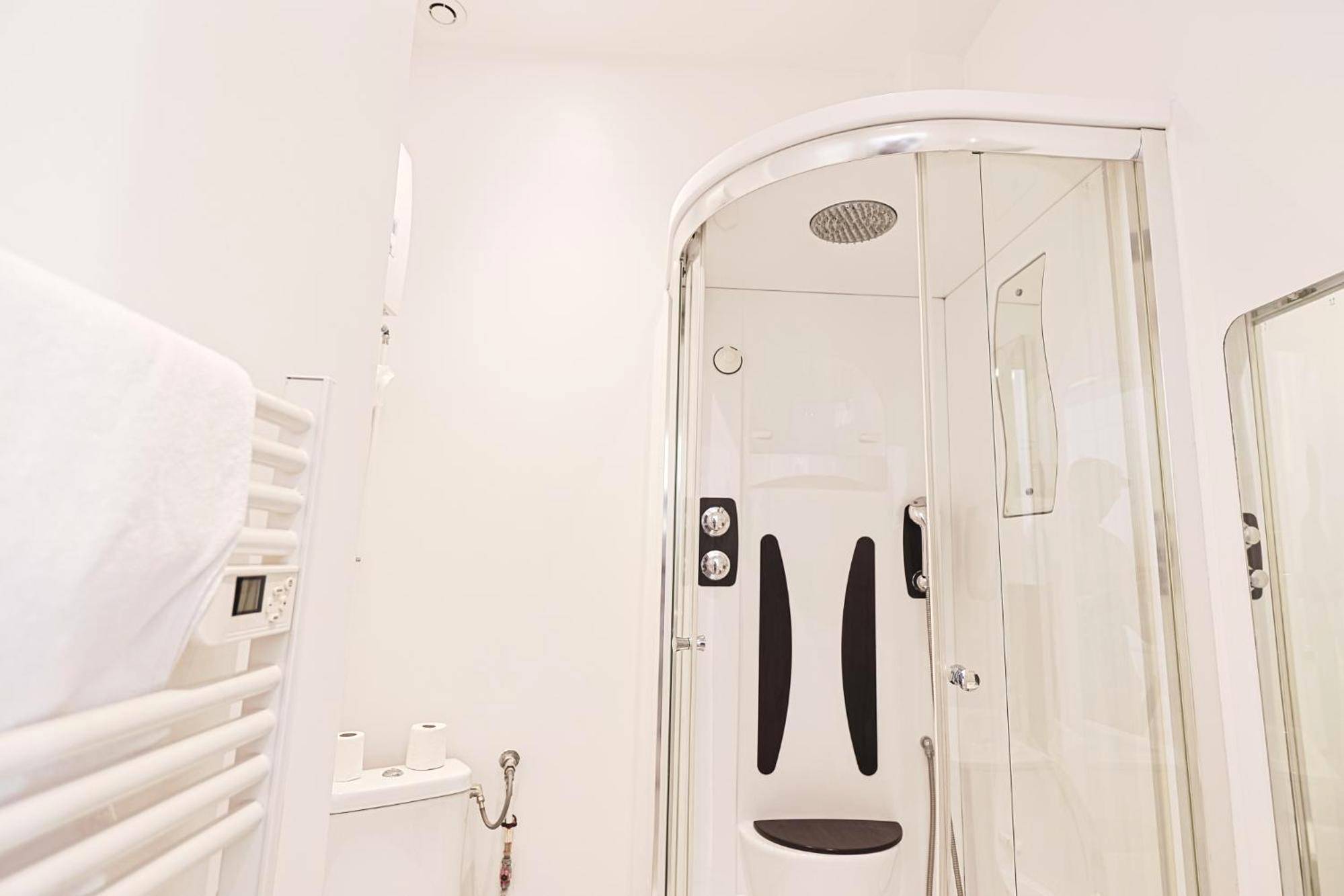 Photo du logement - LES BULLES DE MONA - Zen - Spa - Clim