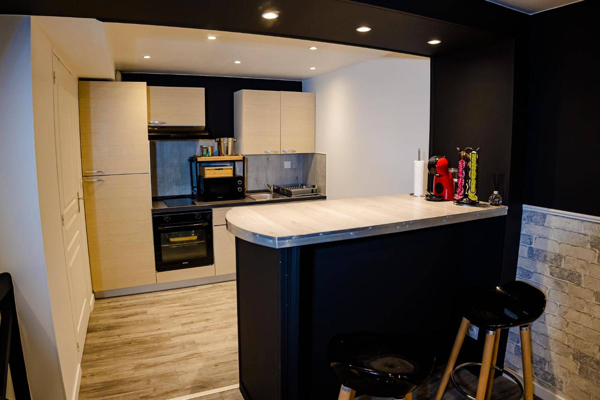 Photo du logement - La Cachette Secrète - Maison romantique avec Balnéo et Sauna Privatif à Caen en Normandie