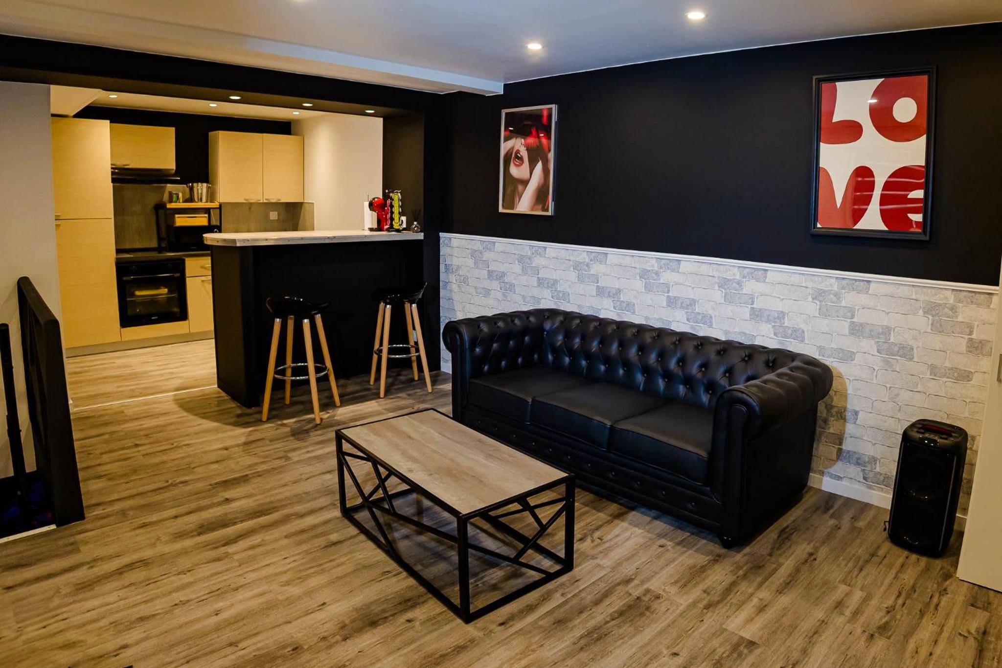 Photo du logement - La Cachette Secrète - Maison romantique avec Balnéo et Sauna Privatif à Caen en Normandie - Épron