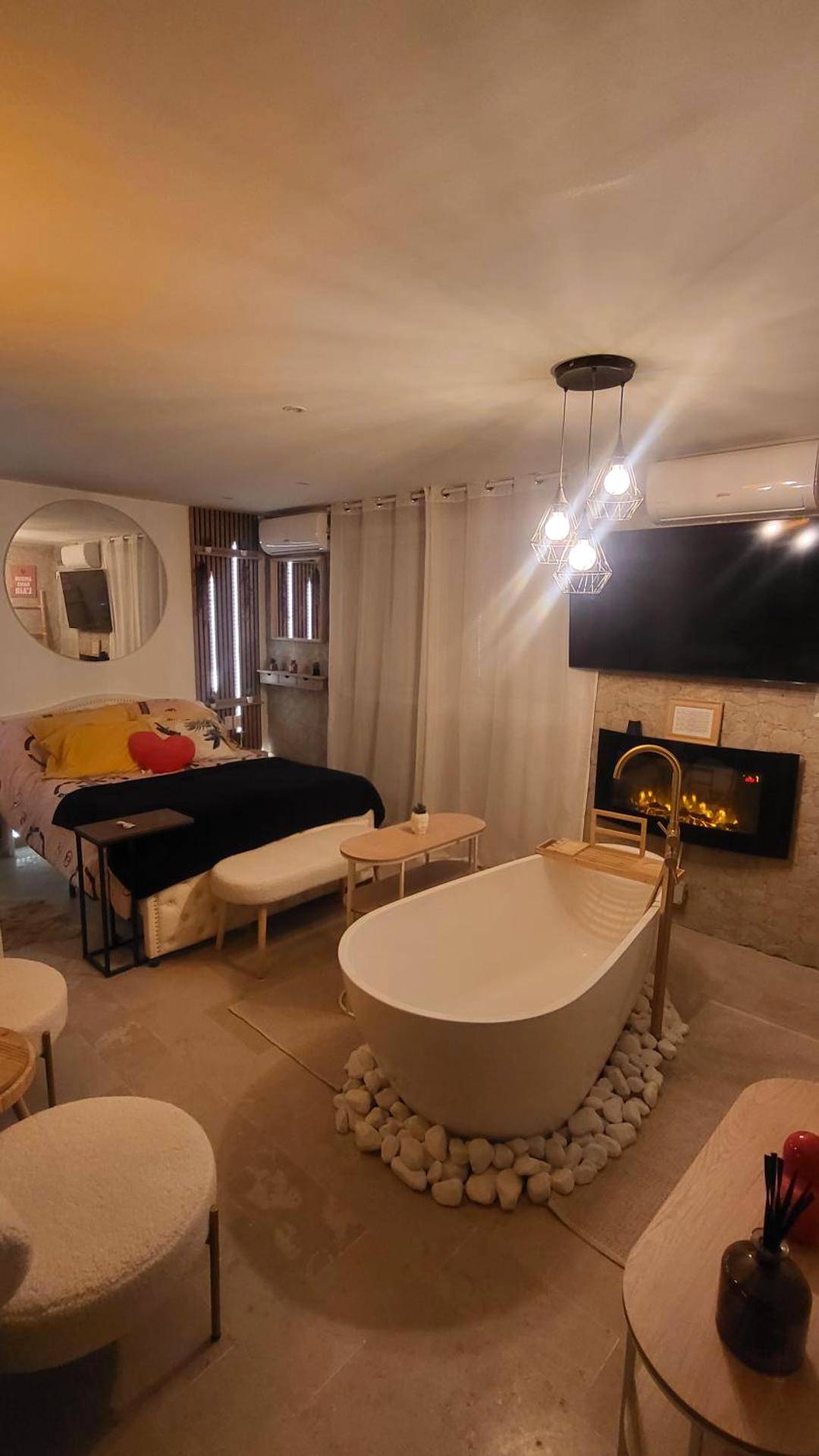 Photo du logement - CANNES Suite luxe avec Baignoire, Piscine bord de Mer