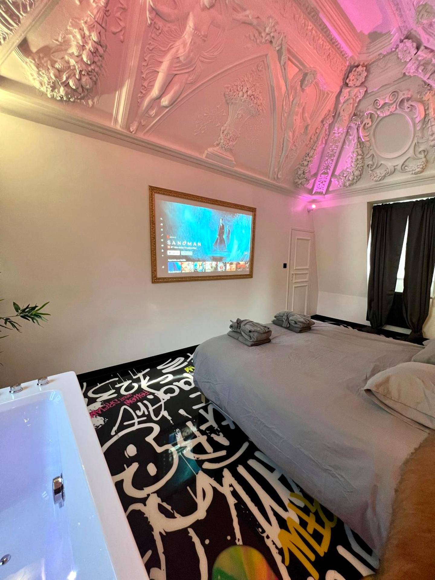 Photo - Capsule Art Déco - Jacuzzi - Netflix - Home Cinéma - Arcade de jeux & Nintendo switch - 2 chambres - Filet suspendu
